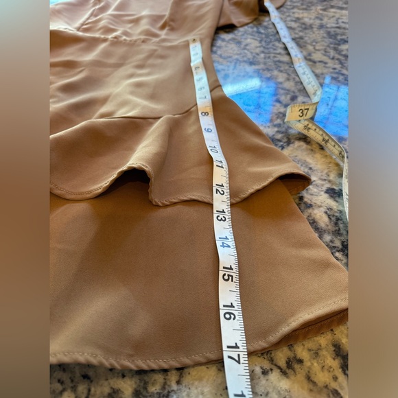 💥Priced to sell💥
J.O.A. Los Angeles Brown dress Size XS - Picture 7 of 8